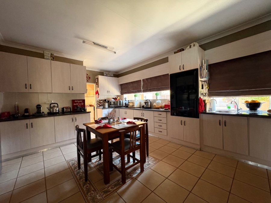 4 Bedroom Property for Sale in Wilkoppies North West